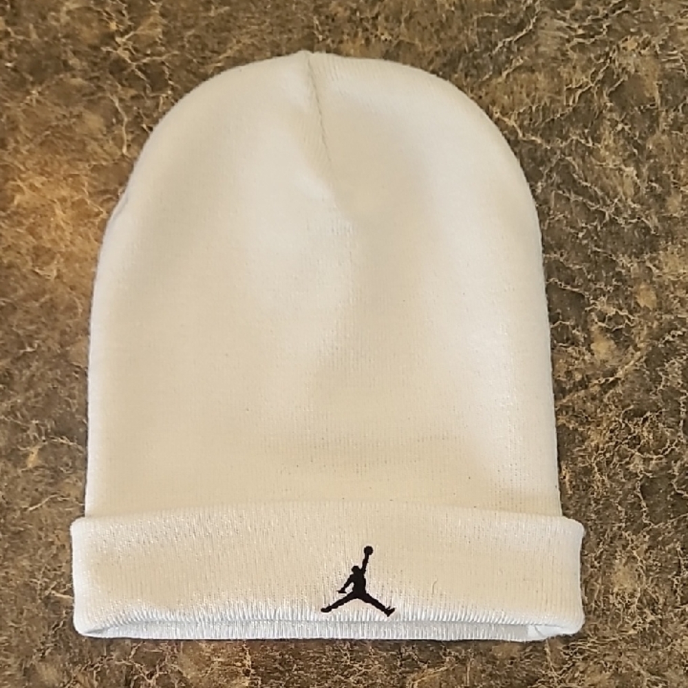 Air Jordan Peak Essentials White Jumpman Beanie Knitted Winter Hat OSFM